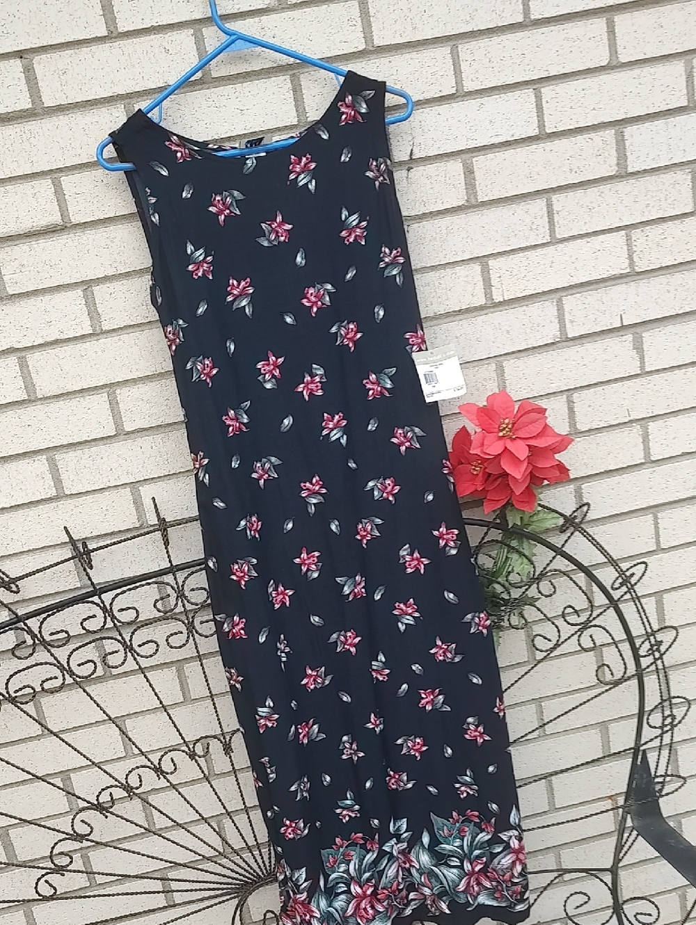 Flower Dress - Picture 4 of 10